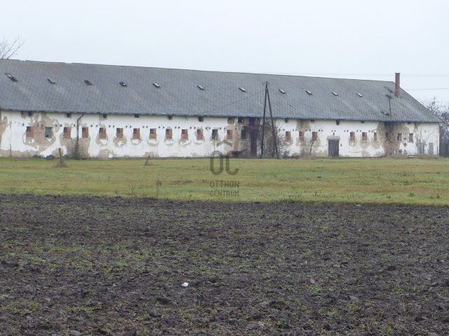 Kiadó ipari ingatlan, Debrecenben 1200 E Ft / hó