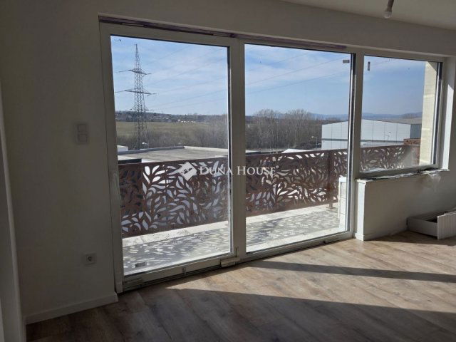 Eladó ikerház, Mogyoródon 197 M Ft, 5 szobás