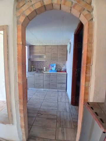 Eladó családi ház, Bakonyszentlászlón 22 M Ft, 2 szobás