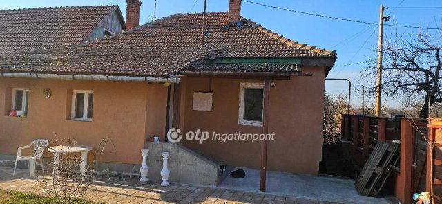 Eladó családi ház, Nagykörűn 33 M Ft, 5+1 szobás