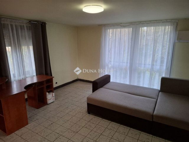 Eladó családi ház, Szegeden 43 M Ft, 1+1 szobás