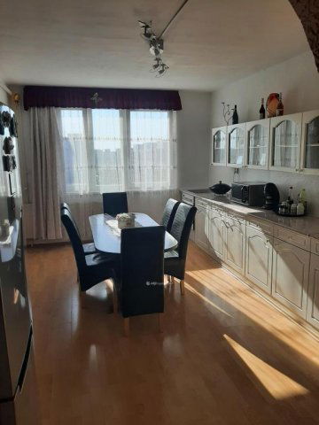 Eladó panellakás, Debrecenben 68.5 M Ft, 3 szobás