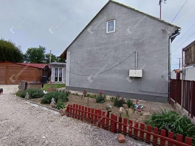 Eladó családi ház, Nagyatádon 43.9 M Ft, 4 szobás