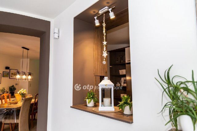 Eladó családi ház, Báron 89.5 M Ft, 4+1 szobás