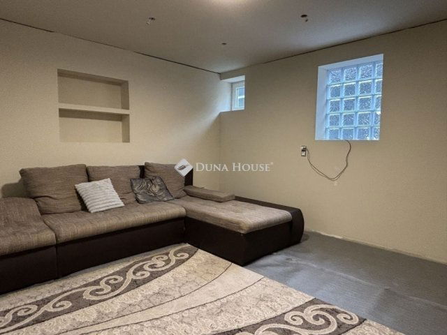 Eladó családi ház, Budapesten, XXI. kerületben 75 M Ft, 3 szobás