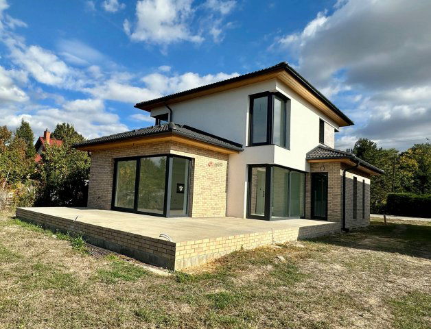 Eladó családi ház, Szegeden 179 M Ft, 4 szobás