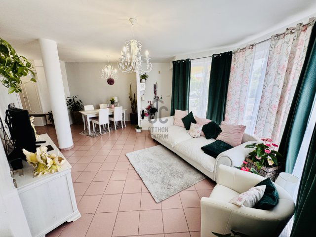 Eladó sorház, Győrött 77 M Ft, 4 szobás / költözzbe.hu