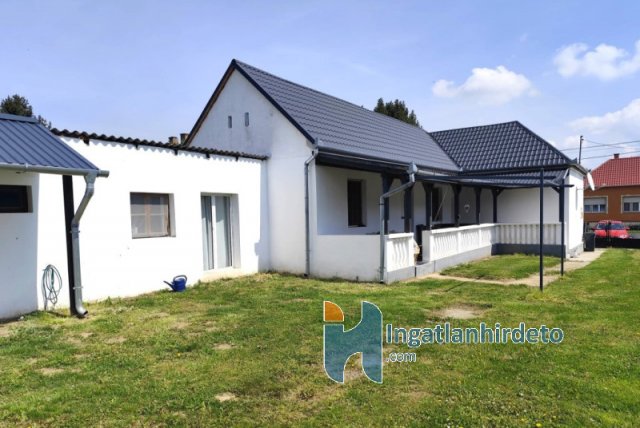 Eladó családi ház, Iharoson 42 M Ft, 3 szobás