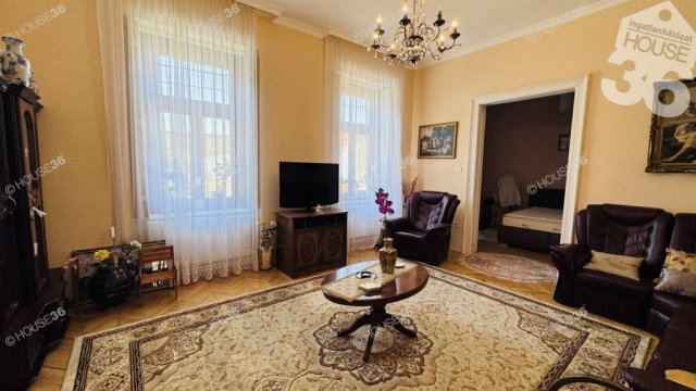 Eladó családi ház, Kecskeméten 179.9 M Ft, 7 szobás