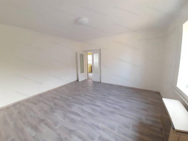 Eladó családi ház, Szolnokon 35.8 M Ft, 2 szobás