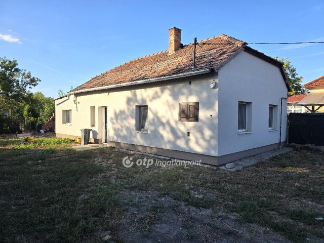 Eladó családi ház, Kunszentmártonban 22 M Ft, 2+1 szobás