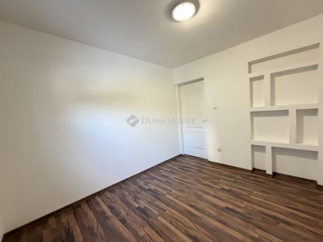 Eladó téglalakás, Budapesten, XXI. kerületben 65.9 M Ft