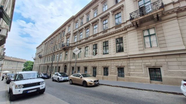 Eladó téglalakás, Budapesten, I. kerületben 114.9 M Ft, 2 szobás