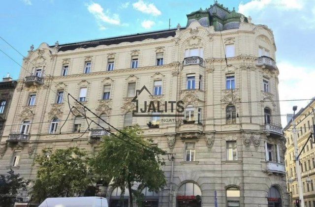 Eladó téglalakás, V. kerületben, Szent István körúton