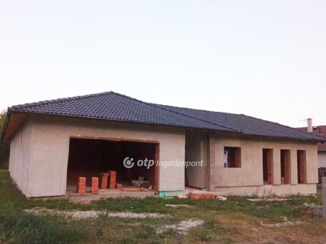 Eladó családi ház, Érden 119 M Ft, 4 szobás