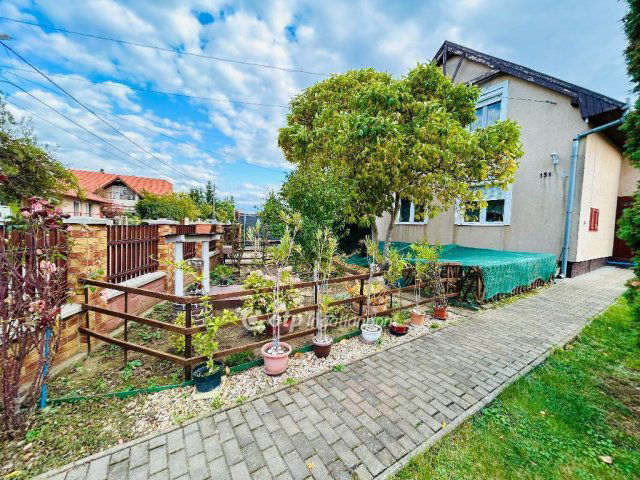 Eladó családi ház, Debrecenben 94.9 M Ft, 2+4 szobás