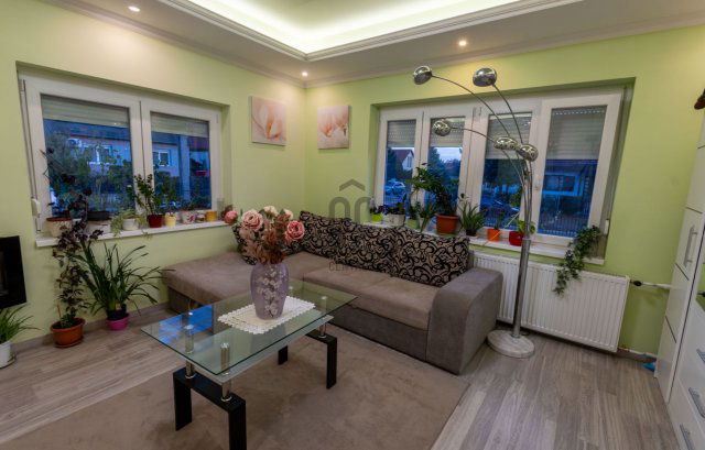 Eladó családi ház, Székesfehérvárott 107 M Ft, 6 szobás