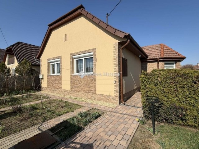 Eladó családi ház, Pilisen 125 M Ft, 5 szobás