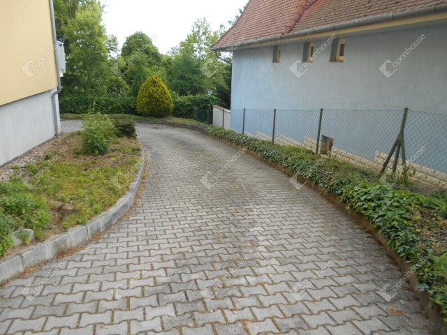 Eladó téglalakás, Hévízen 54.9 M Ft, 3 szobás