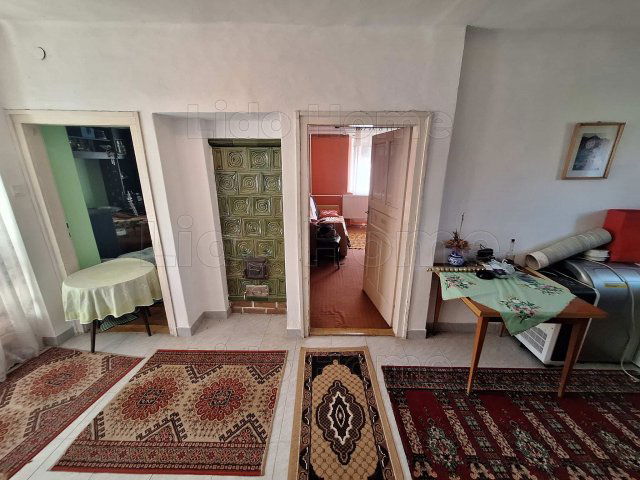 Eladó családi ház, Ladon 35 M Ft, 10+1 szobás