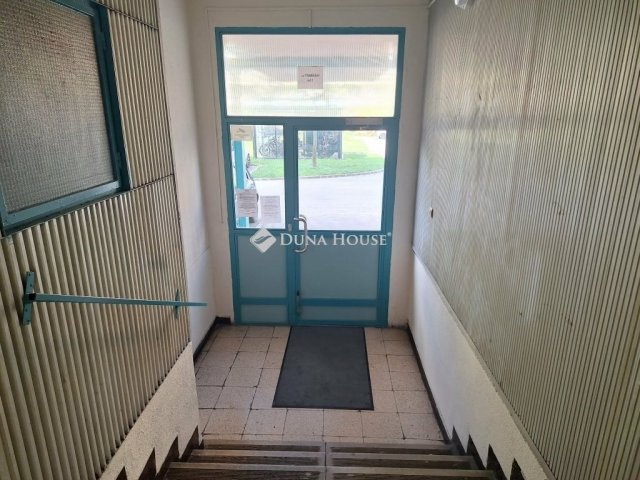 Eladó panellakás, Budapesten, X. kerületben 57.5 M Ft, 2 szobás