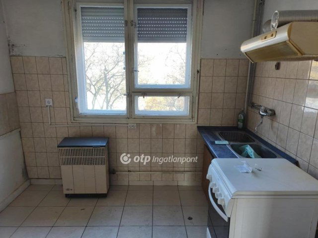 Eladó téglalakás, Szekszárdon 31.9 M Ft, 2 szobás