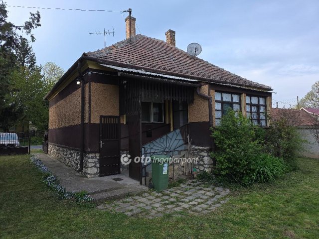 Eladó családi ház, Kemenesmagasin 22.9 M Ft, 2+1 szobás