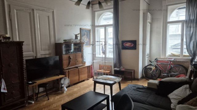 Eladó téglalakás, Budapesten, VI. kerületben, Paulay Ede utcában