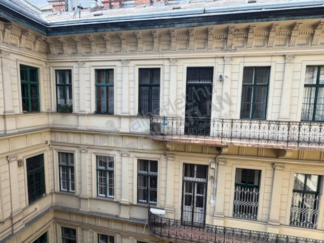 Kiadó téglalakás, albérlet, VI. kerületben, Liszt Ferenc téren