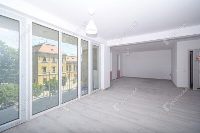Kiadó iroda, Szegeden 311 E Ft / hó, 1 szobás