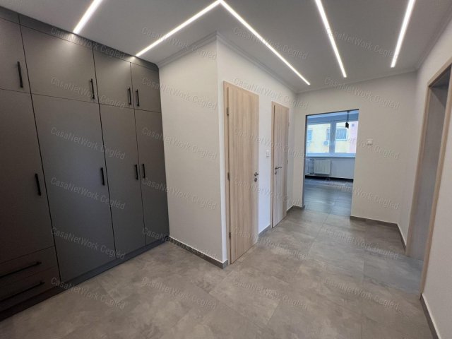 Eladó panellakás, Szolnokon 53.9 M Ft, 3 szobás