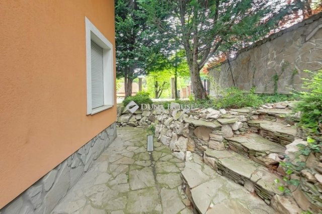Eladó családi ház, Budapesten, II. kerületben 239 M Ft, 5 szobás