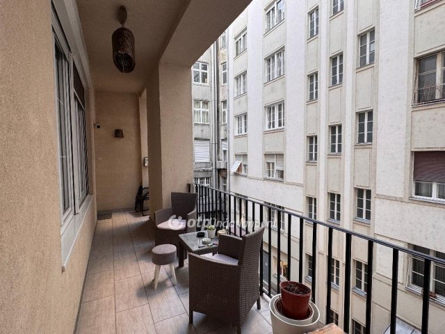 Eladó téglalakás, Budapesten, VI. kerületben 215 M Ft, 3 szobás