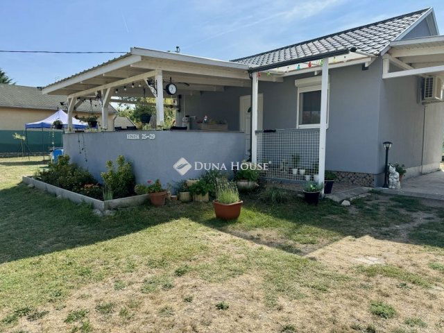 Eladó családi ház, Tóalmáson 34 M Ft, 1+2 szobás