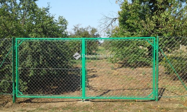 Eladó telek, Debrecenben, Viasz utcában 7 M Ft