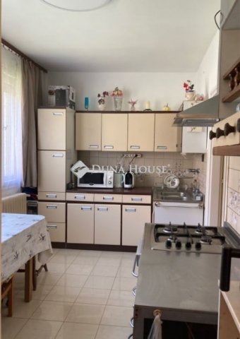 Eladó családi ház, Pécsett 105 M Ft, 4 szobás