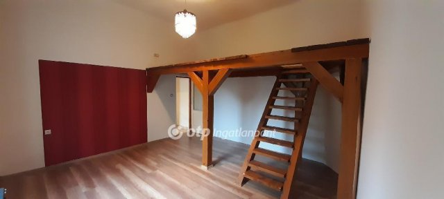 Eladó téglalakás, Kiskunhalason 36.9 M Ft, 2 szobás