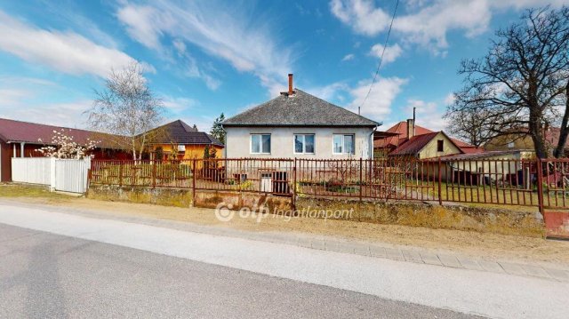 Eladó ikerház, Nagykállóban 34.9 M Ft, 3 szobás