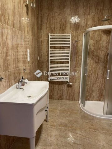 Eladó családi ház, Budapesten, II. kerületben 410.55 M Ft