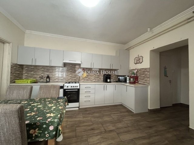 Eladó családi ház, Vecsésen 95 M Ft, 3 szobás