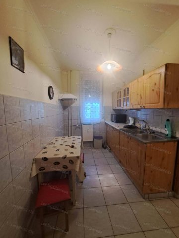 Eladó téglalakás, Oroszlányban 38.9 M Ft, 2 szobás