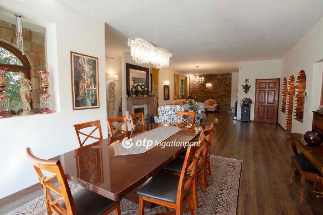 Eladó családi ház, Budapesten, II. kerületben 295 M Ft