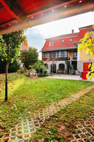 Eladó családi ház, Balatonfüreden 249.5 M Ft, 6 szobás