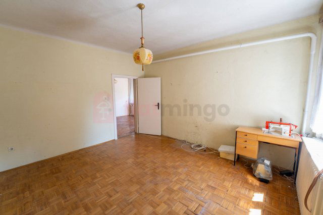 Eladó családi ház, Pécsett 42 M Ft, 3 szobás