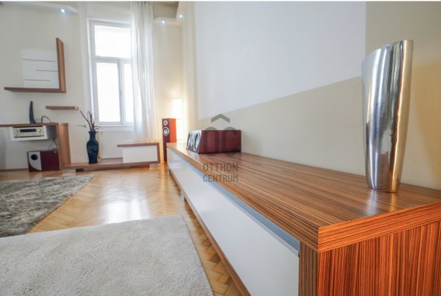 Eladó téglalakás, Budapesten, VII. kerületben, Erzsébet körúton