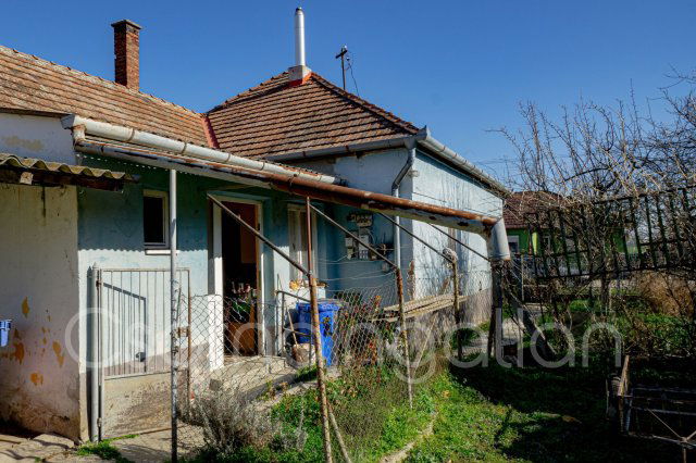 Eladó családi ház, Barbacson 32 M Ft, 2 szobás