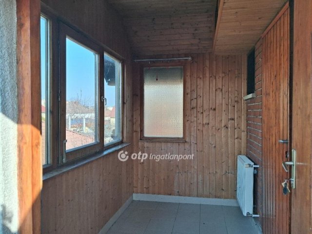 Eladó családi ház, Mosonmagyaróváron 74.8 M Ft, 3+2 szobás