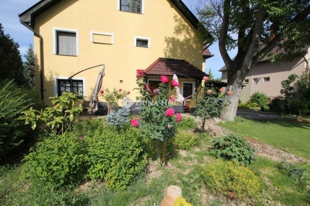 Eladó családi ház, Kecskeméten 119 M Ft, 6 szobás