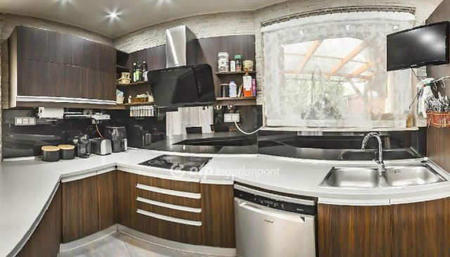 Eladó családi ház, Érden 149 M Ft, 5 szobás