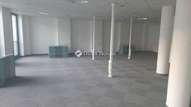 Kiadó iroda, Debrecenben, Bethlen utcában 680 E Ft / hó